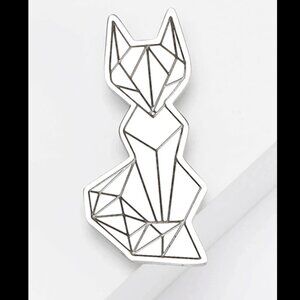 Geometric Silver Fox Pin (alloy)